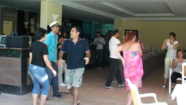 Танцы отдыхающих в отеле DERYA DENIZ в Кемере :-)))))))))