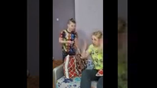 пранк над мамой... Вороны атоковали 😆🙈 смотреть онлайн