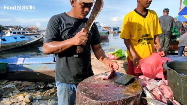 Sharpest tuna knife in the world! Yellowfin tuna cutting skills like butter смотреть онлайн