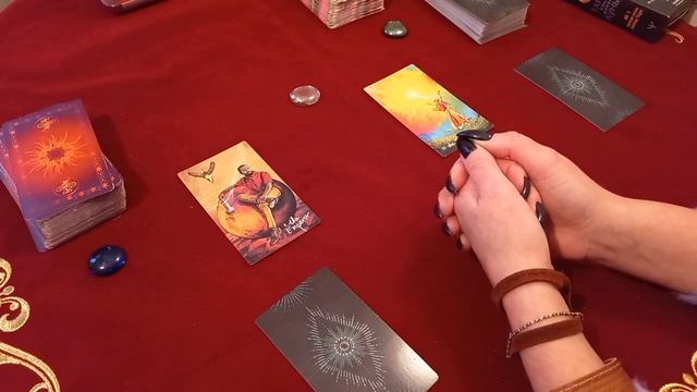 ПОСЛАНИЕ ИЗ БУДУЩЕГО ОТ САМОГО СЕБЯ. Расклад Таро на 3 позиции смотреть онлайн