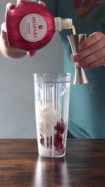 Strawberry Boozy Milkshake #drink #recipe #milkshake #strawberry #cocktail смотреть онлайн