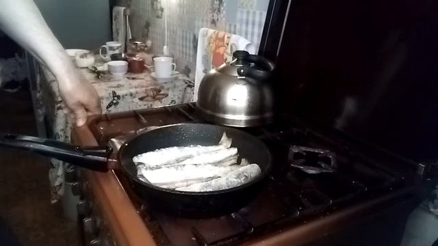 На ужин, жареная корюшка смотреть онлайн