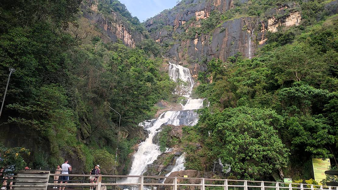 ШРИ-ЛАНКА ДВУХДНЕВНАЯ ЭКСКУРСИЯ - ВОДОПАД РАВАНА смотреть онлайн