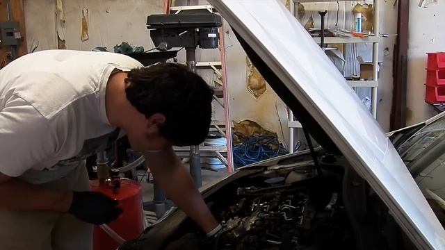 How To Change Oil In A 2008-2014 Volkswagen VW Jetta TDI 2.0L смотреть онлайн
