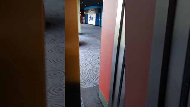 VERY CREAKY!! 2008 otis gen 2 lift at Showcase Cinema de lux in Cabot Circus in Bristol смотреть онлайн