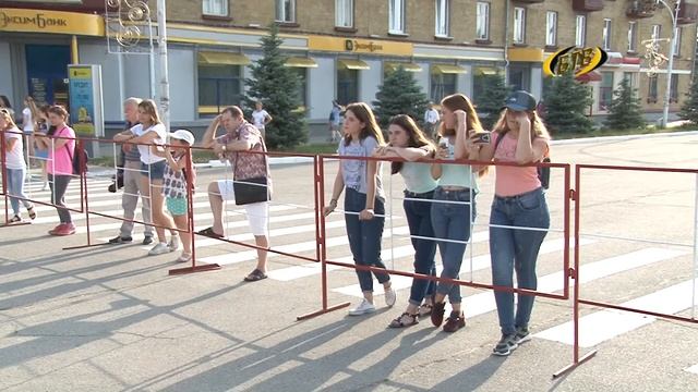 Дискотека отменяется. Будет бал! смотреть онлайн