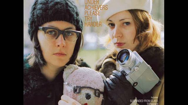 Camera Obscura - A Sisters Social Agony смотреть онлайн
