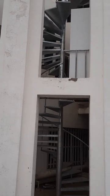 escalier de secours info ligne 28268254 . смотреть онлайн