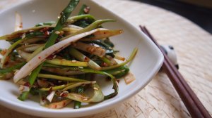Традиционная корейская кухня: маринованный зеленый лук или пачори (파절이)