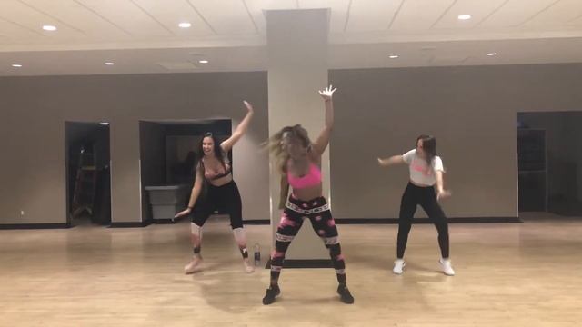 Nicole Steen’s ZUMBA Dance To “Azukita” By Steve Aoki, Daddy Yankee, Play-N-Skillz, And Elvis Cresp