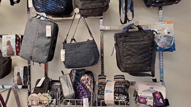 Holiday Gift Giving Guide - Episode #6 - Tara's Fashion, Footwear and Yarn смотреть онлайн