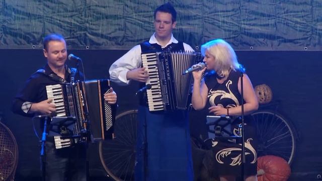 Lahko noč moj mornar -Vika Skok in Ansambel Štrk (LIVE) смотреть онлайн