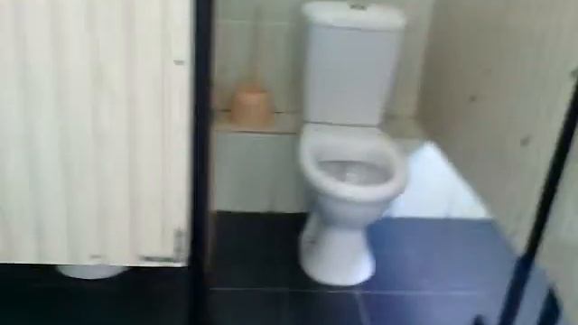 Упал туалет смотреть онлайн