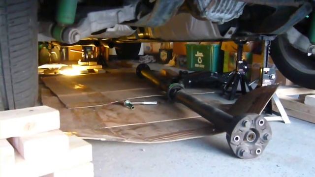 Jaguar S Type driveshaft removal смотреть онлайн