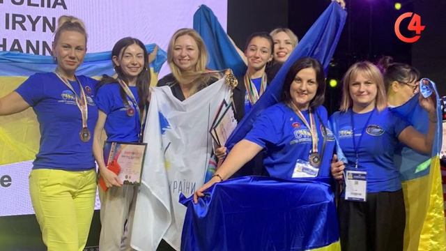 Чернівчанка отримала призове місце на Чемпіонаті світу з перукарського мистецтва у Франції смотреть онлайн