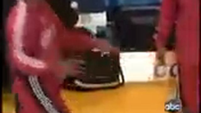 Saludo Lebron.damon Jones