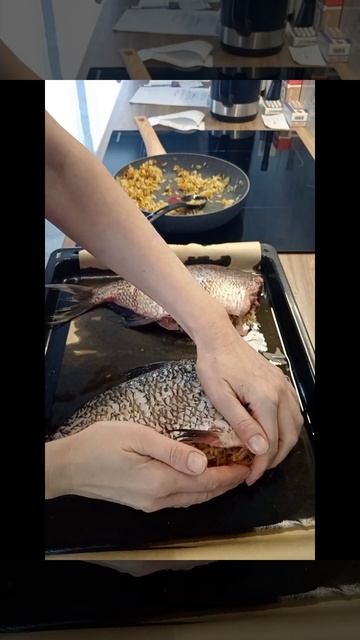 Лещ фаршированный в духовке 👍😁 смотреть онлайн