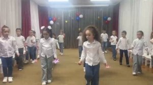 Флешмоб на песню "Трава у дома"