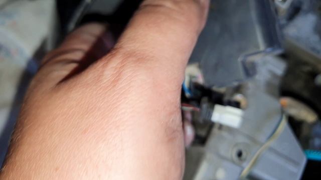 Не складывается от кнопки зеркало у авто, процесс ремонта смотреть онлайн