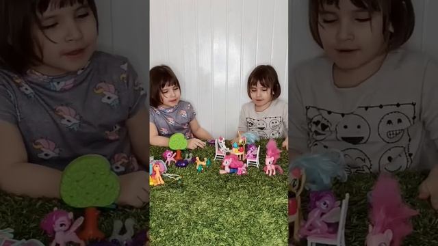 Пони, замок пип, динозавр, трансформер #пони #близняшки #дети #игры #замок #динозавры #трансформеры смотреть онлайн