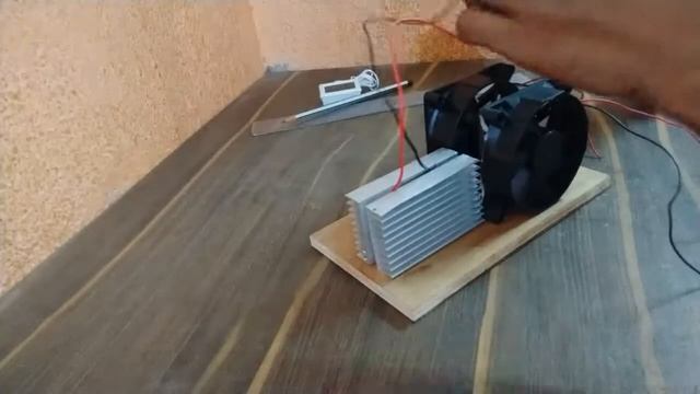 Make Mini AC at Home смотреть онлайн