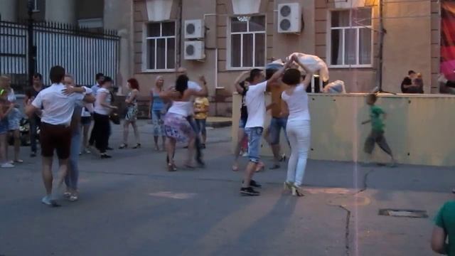 сальса в парке смотреть онлайн