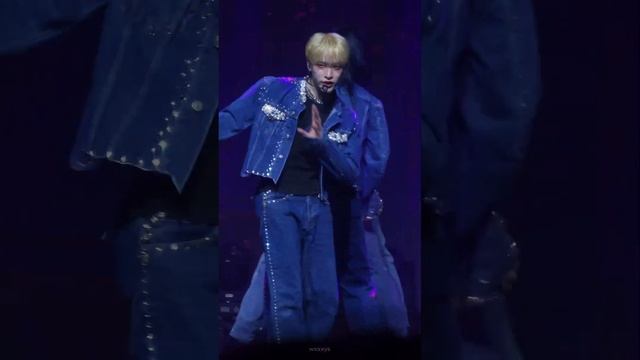 240309 OnlyOneOf Mill 온리원오브 밀 'skinz' 직캠 (도파민 서울 첫콘) смотреть онлайн