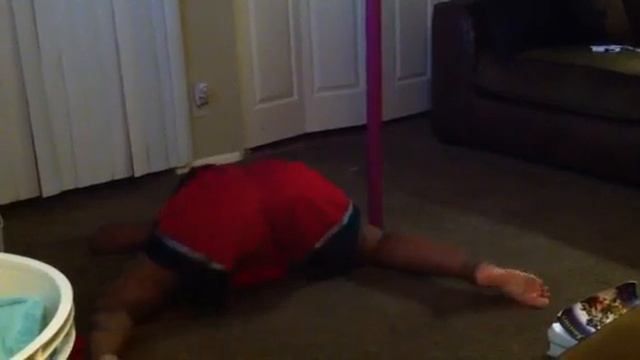 Mia Monroe and Toya sexy pole dance смотреть онлайн