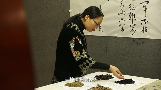 削皮界“翹楚”！小伙發明柿子削皮機，2秒皮肉分離，日削8噸柿子【發明迷】 смотреть онлайн