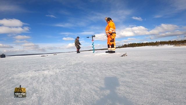 Pilkillä Inarijärvellä 18.5.2020. Ice fishing video from Lake Inari, Lapland, Finland. イナリ湖 смотреть онлайн
