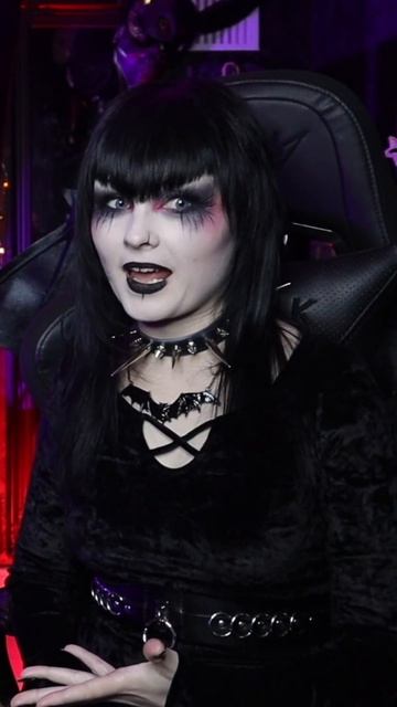 Down bad for Dracula 😍🧛♀️ смотреть онлайн