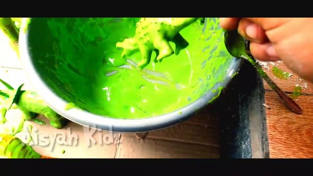 Melumpuri mainan Dinosaurs | Lumpur hijau@Aisyahkidz #dinosaurus #mainandinosaurus #jurassicworld смотреть онлайн