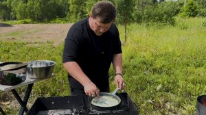 ЖАРЕНЫЙ КАРАСЬ В КАЗАНЕ. ВКУСНАЯ ЖАРЕНАЯ РЫБА НА КОСТРЕ В СПЕЦИАЛЬНОМ СОУСЕ.