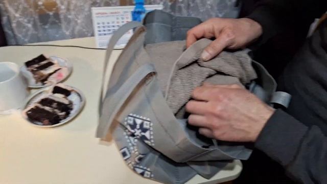 ПРИШЁЛ НА ДЕНЬ РОЖДЕНИЯ К СЕСТРЕ / РЫБКА ПЕТУШОК / У СЕСТРЫ В ГОСТЯХ / ПОДАРОК смотреть онлайн