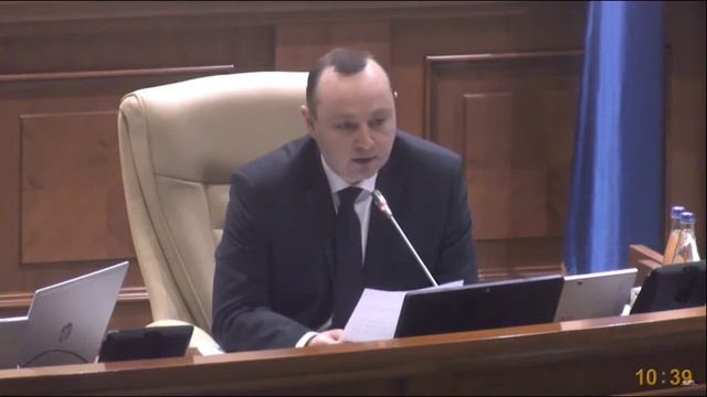 Влад Батрынча предложил отложить рассмотрение проекта Избирательного кодекса смотреть онлайн