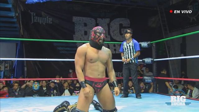 The Tiger llegó para retar a Emperador Azteca a un duelo de máscara vs máscara смотреть онлайн