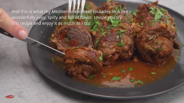 Средиземноморские говяжьи рулеты с моцареллой и сушеными томатами — в соусе из красного вина смотреть онлайн