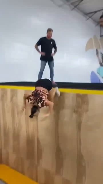 Epic fail🤣🤣 #funny #trending #viral #gym смотреть онлайн