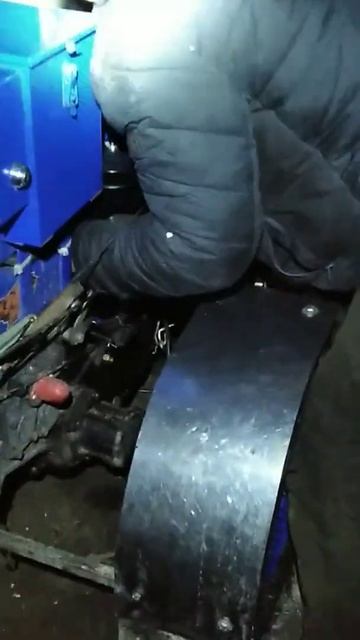 Мужик делает попитки завести мотоблок Зубр у мороз -15 градусов #zubr смотреть онлайн