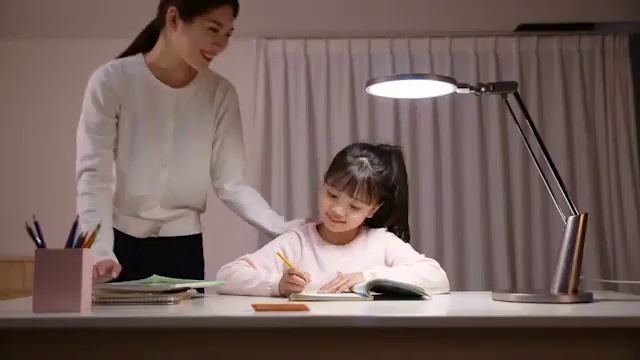 Yeelight Serene Eye Friendly Desk Lamp Pro ; Best smart desk lamp 2021 смотреть онлайн