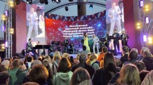 Эдита Пьеха - Наш сосед - В нашем доме поселился замечательный сосед - спела Олеся Ефремова #Moscow