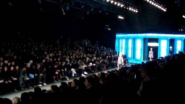 Karl Lagerfeld défilé Paris 7 mars 2010 смотреть онлайн