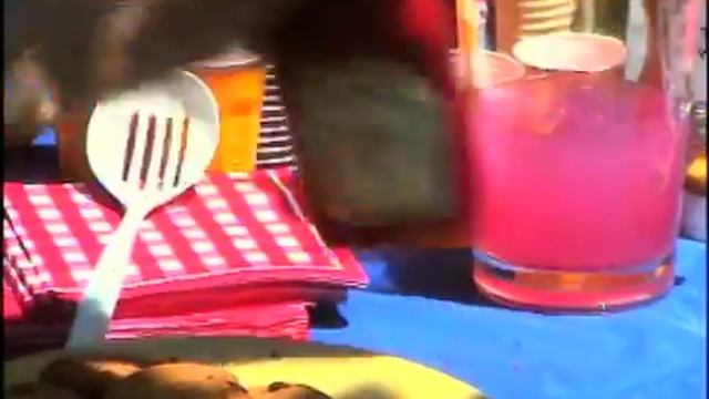 Heinz Ketchup Saves the Day! смотреть онлайн