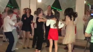 Выпускной.  Танцевальный батл с родителями.