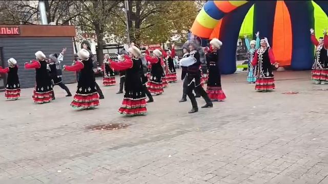 Башkорт ере на площади Орджоникидзе. Осень 2024