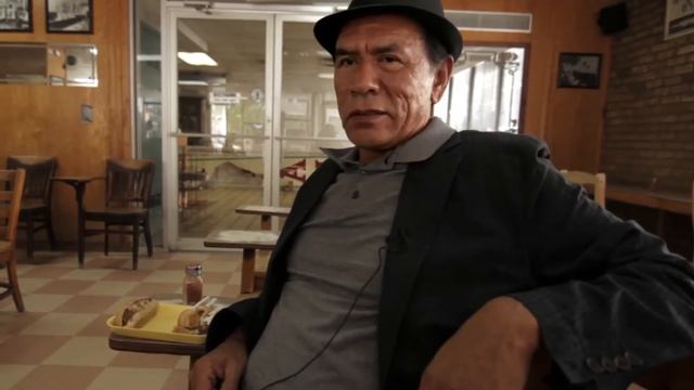 Wes Studi Clip - “Rrrrawwwrrrrawwwwrawww” смотреть онлайн