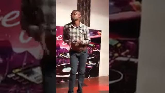 Calypso yatwerese ukuntu abamotari ,nabandi ukuntu babyina muri night club смотреть онлайн