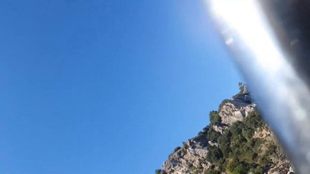 Щось пішло не по плану. Мало, не загубила купальник у морі. смотреть онлайн