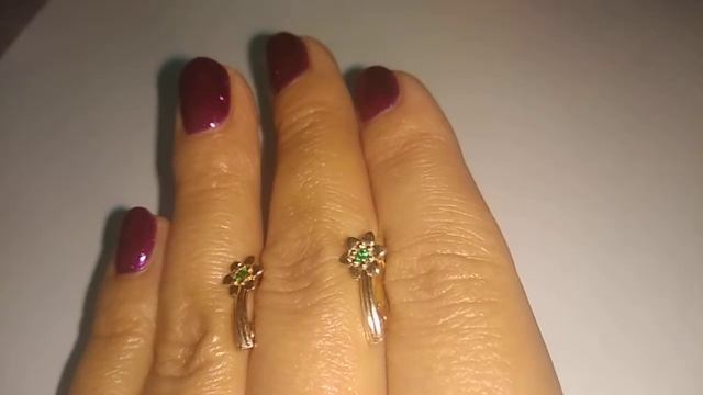 Детские серьги "Цветочки" с зеленым фивнитом смотреть онлайн