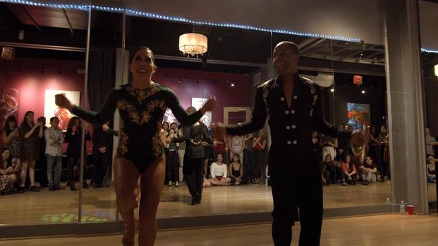 Derrick & Kelly Salsa Performance смотреть онлайн